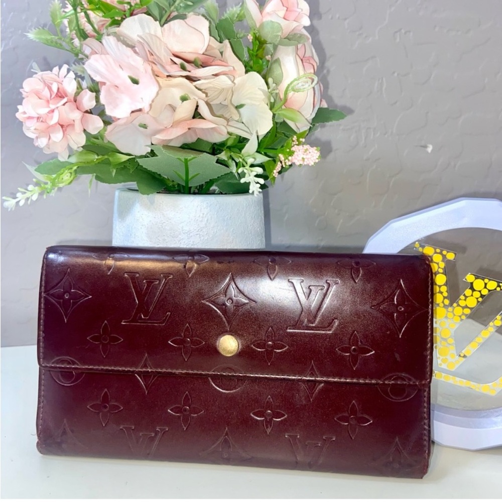 Burgundy matte LOUIS VUITTON wallet w/COA!